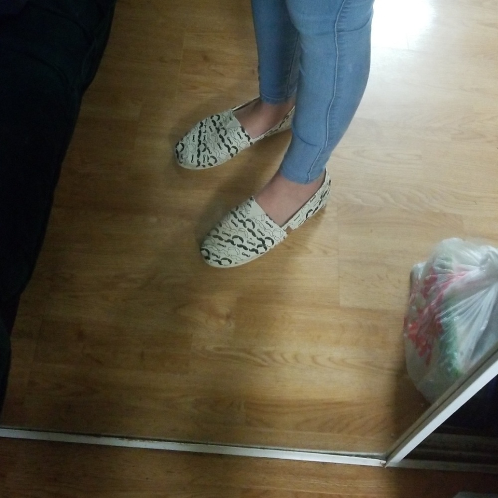 Shoes - Picture 3 of 3